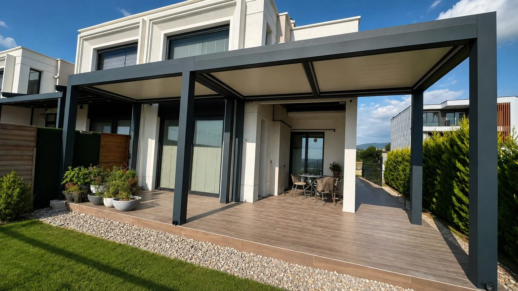 Porodična terasa — Pergola po meri · drvena podloga